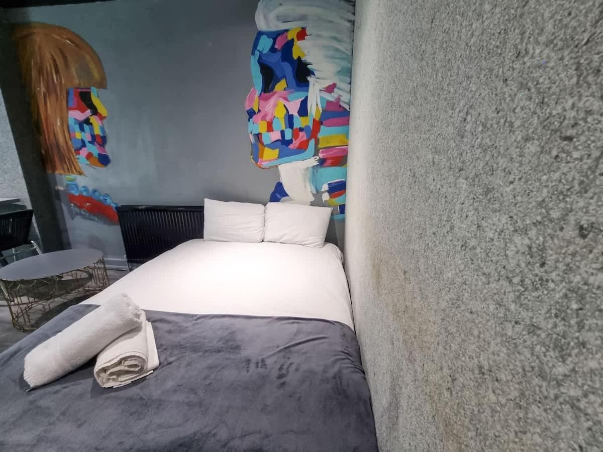 Centre Flat By Superhost Apartment *